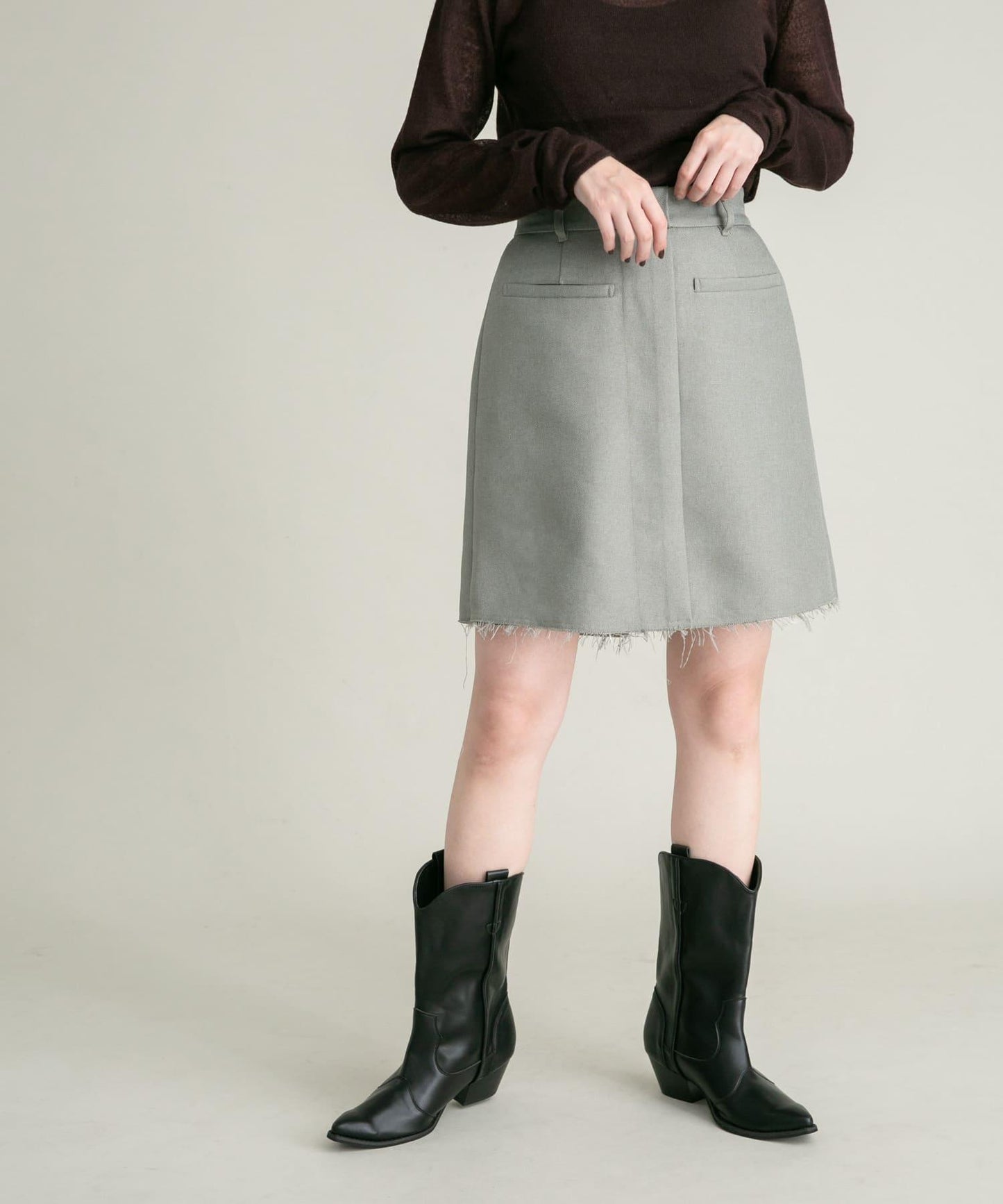 裁剪下襬迷你裙