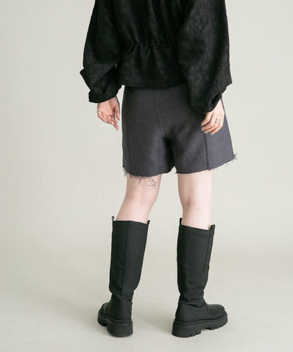 裁剪下襬迷你裙