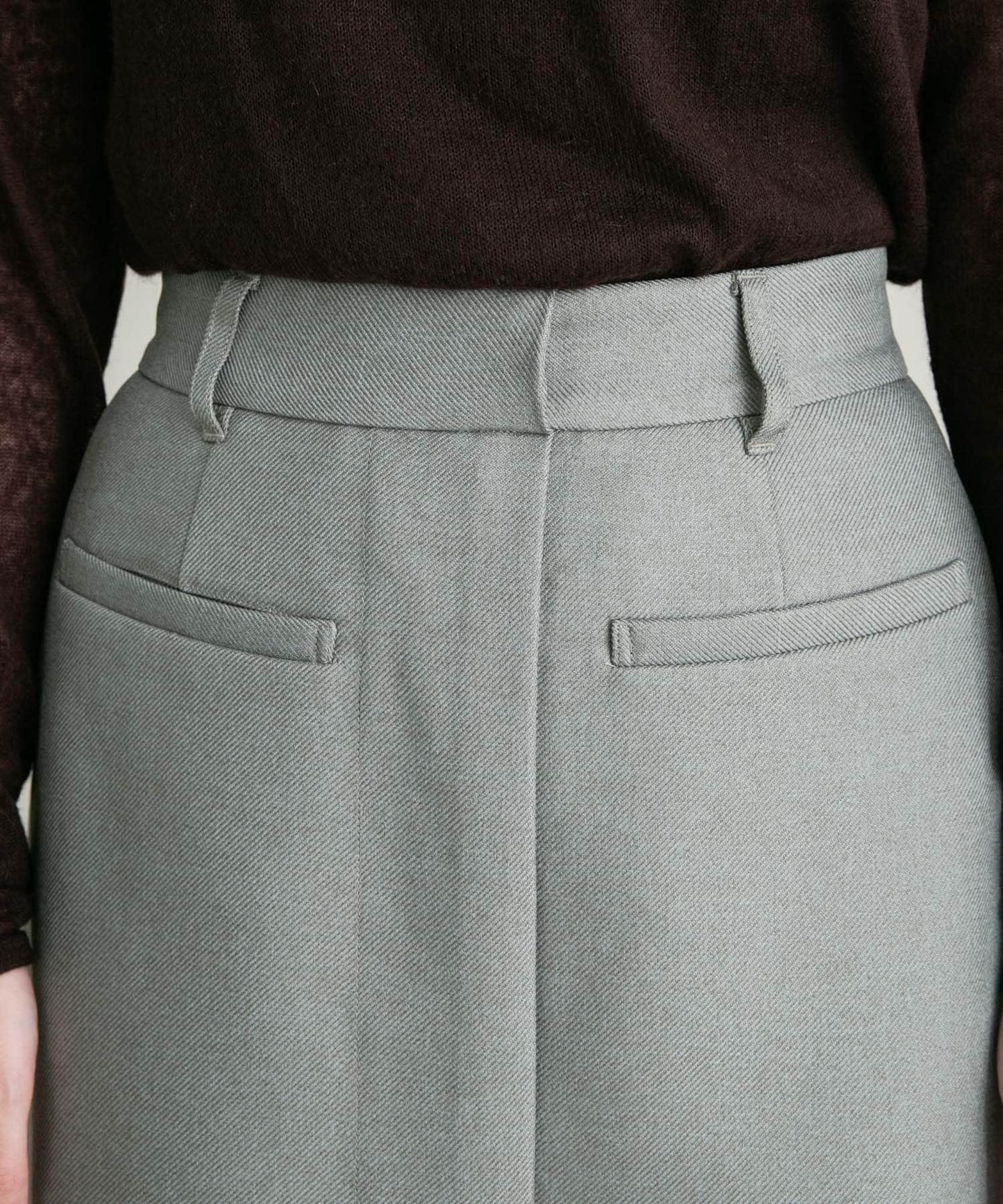 裁剪下襬迷你裙