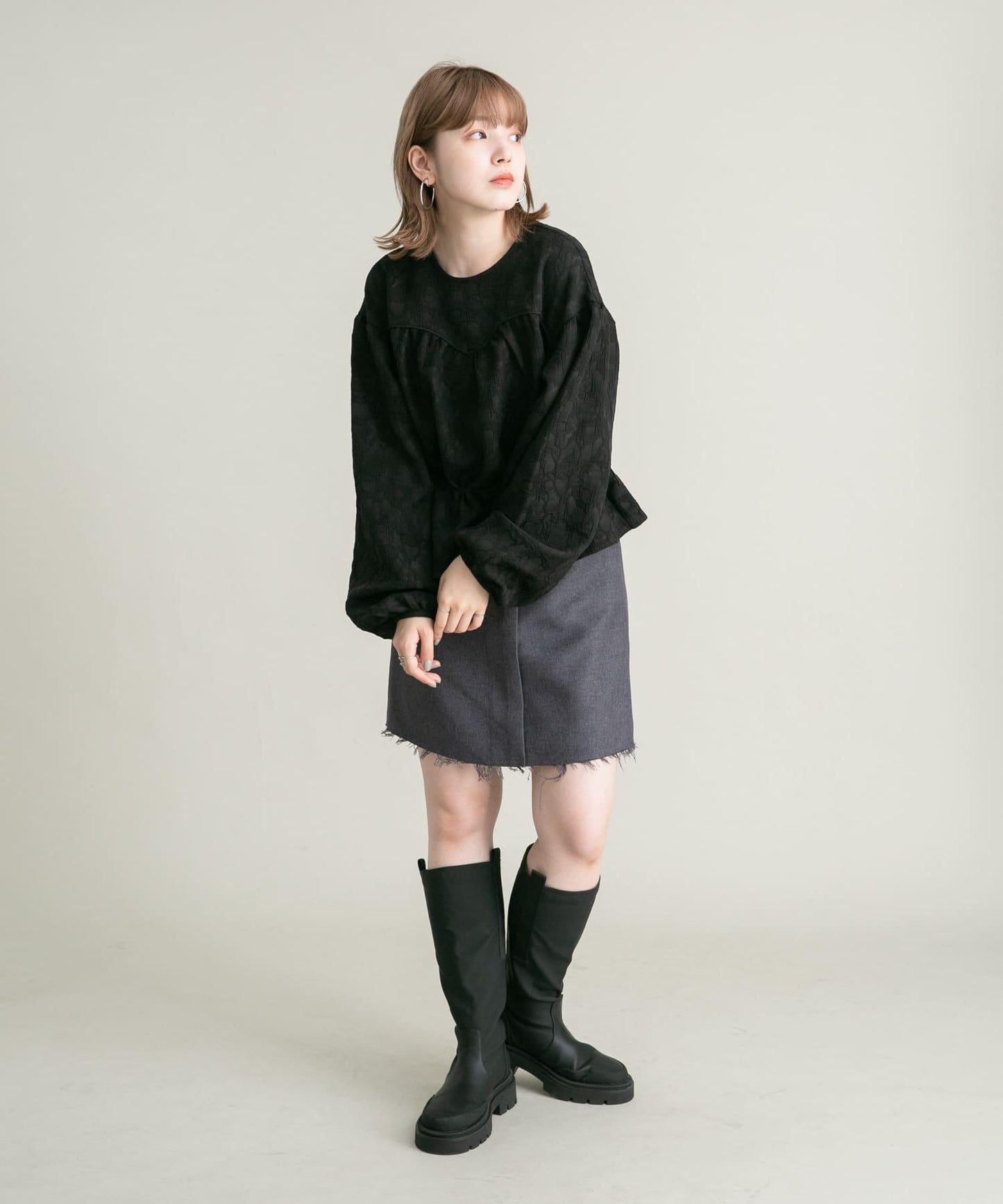 裁剪下襬迷你裙