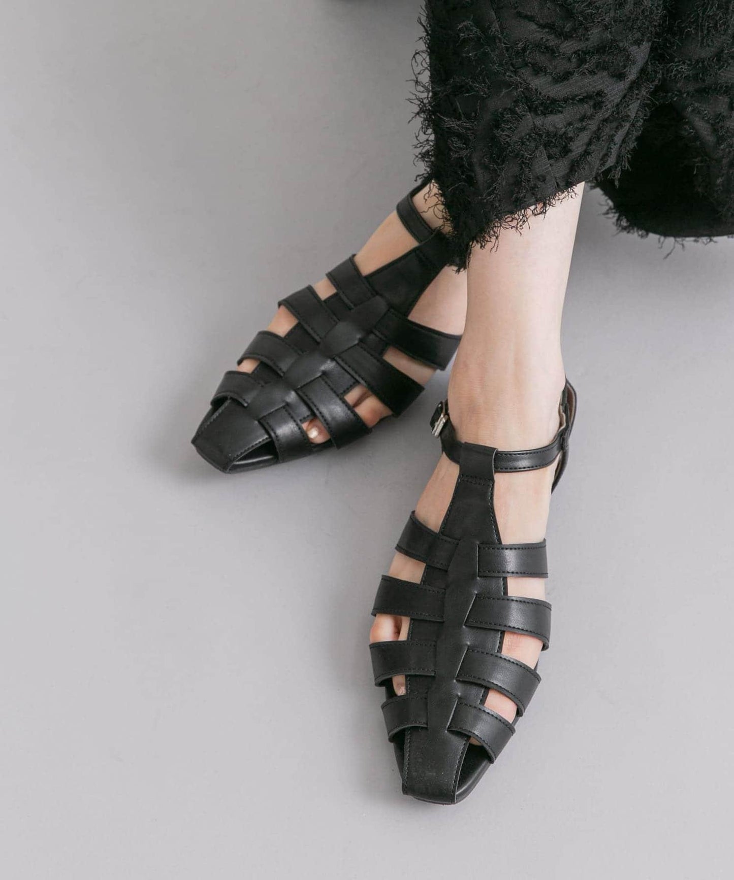 平底古爾卡涼鞋