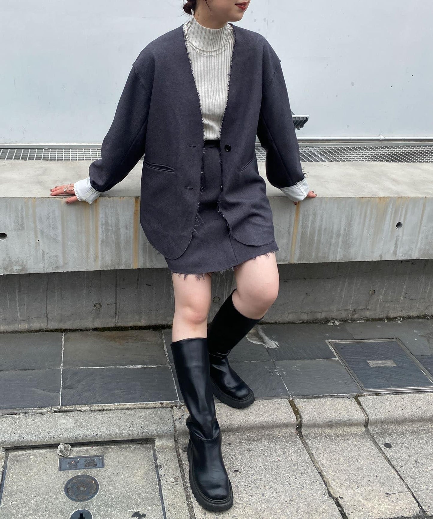 裁剪下襬迷你裙