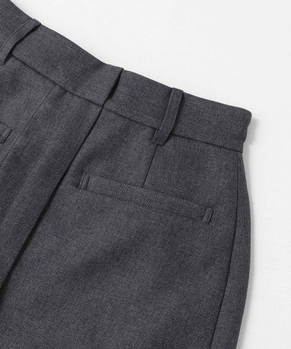 裁剪下襬迷你裙