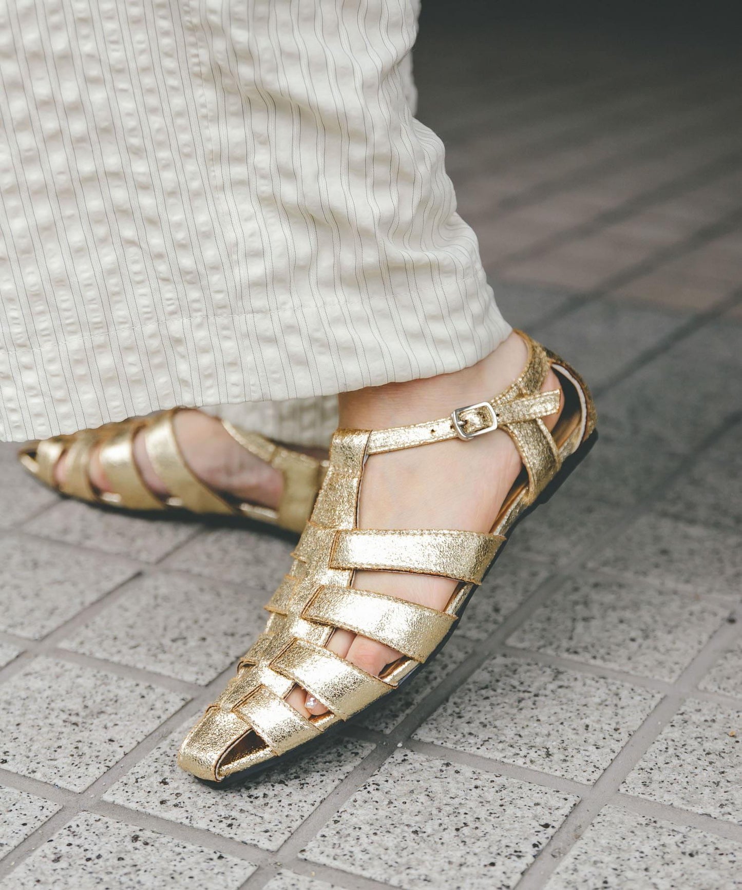 平底古爾卡涼鞋