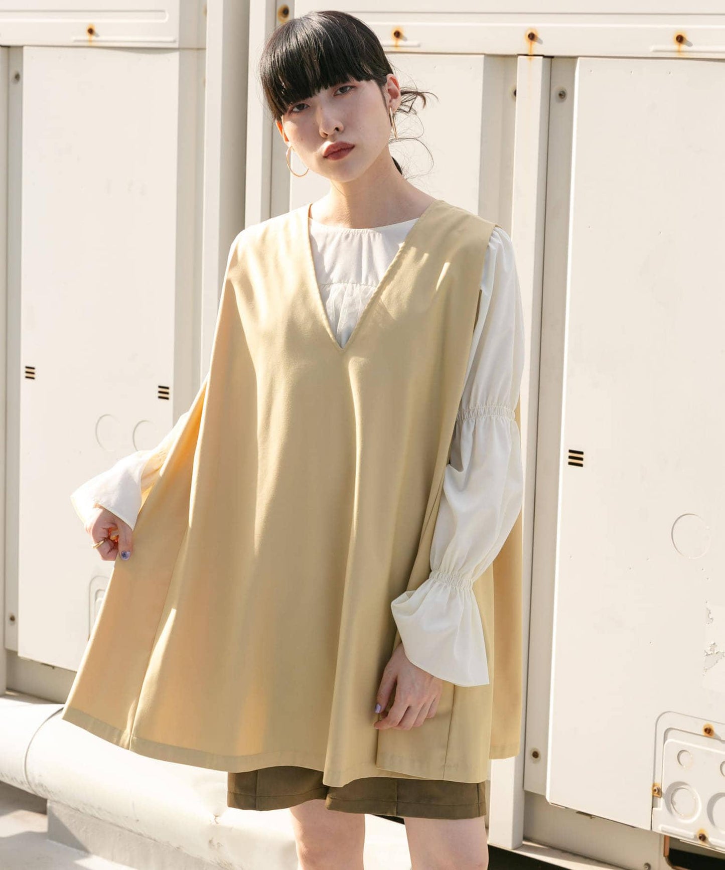 肩部褶皺設計迷你連衣裙