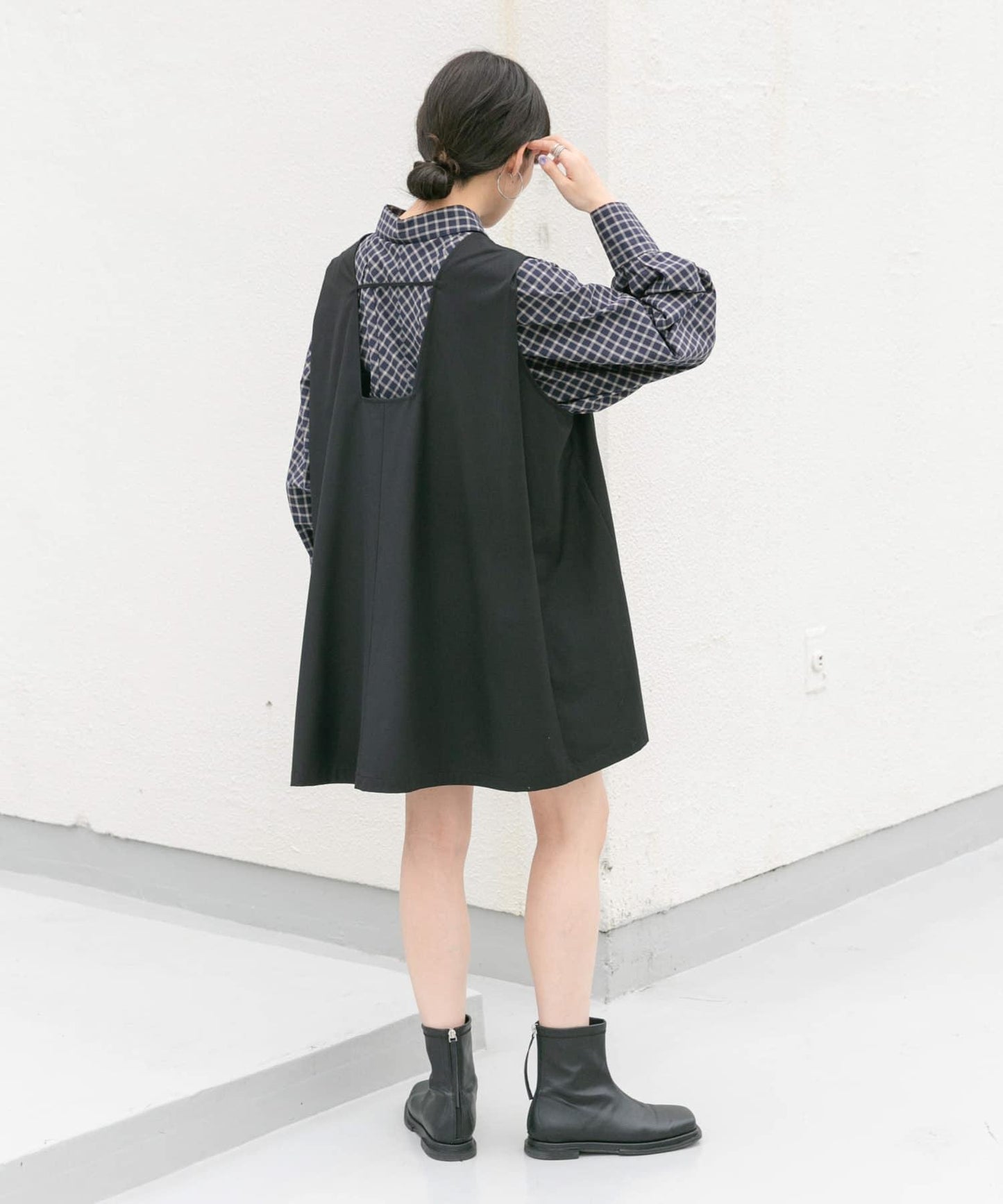 肩部褶皺設計迷你連衣裙