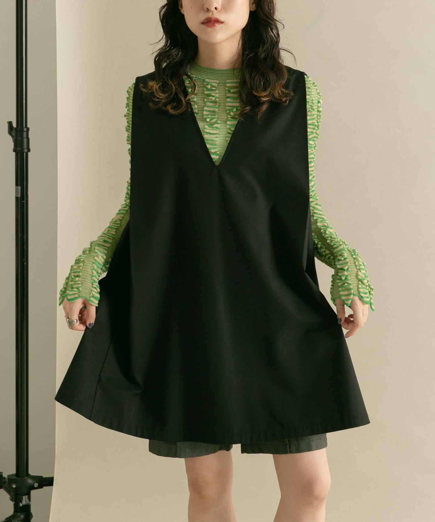 肩部褶皺設計迷你連衣裙