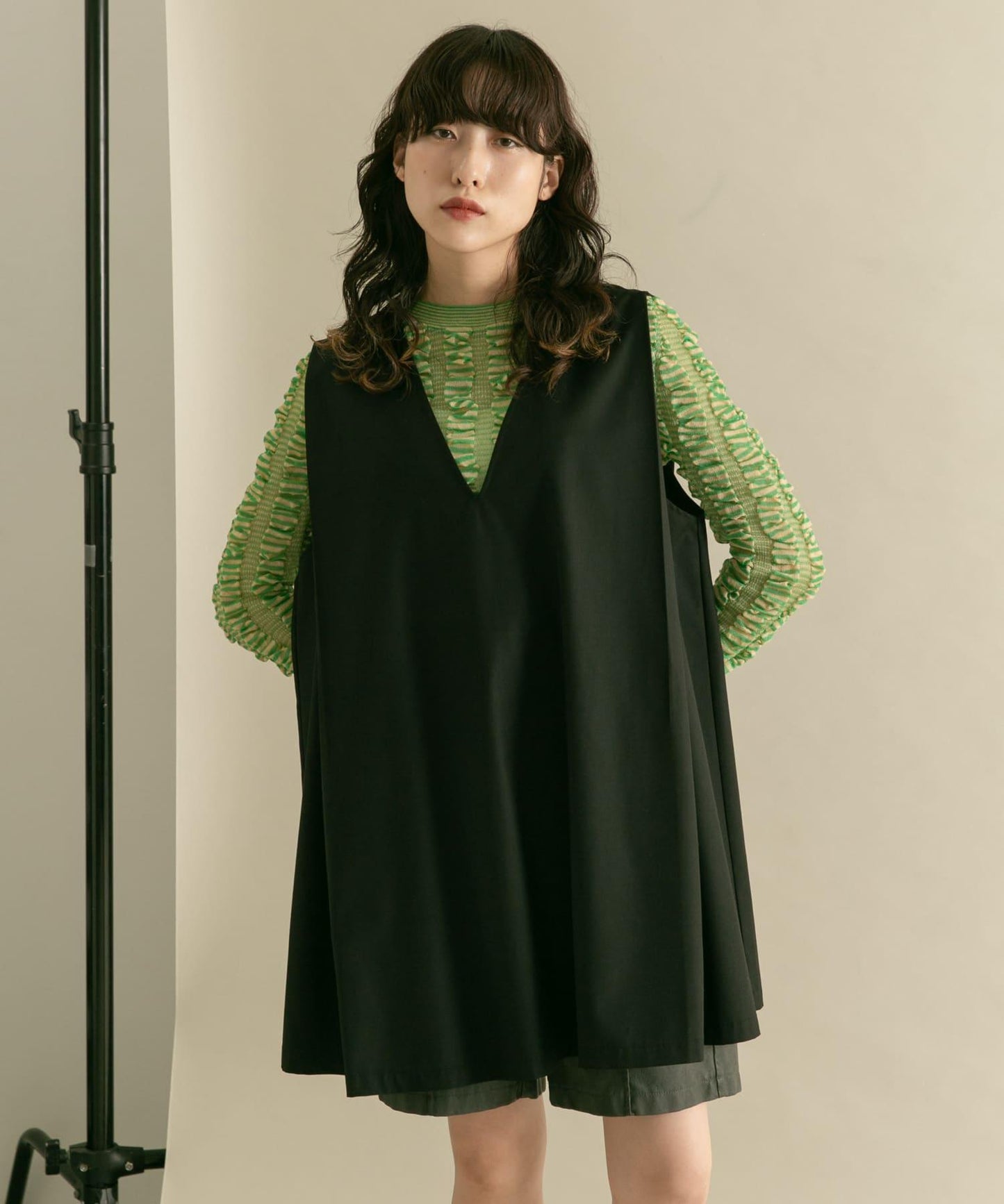 肩部褶皺設計迷你連衣裙