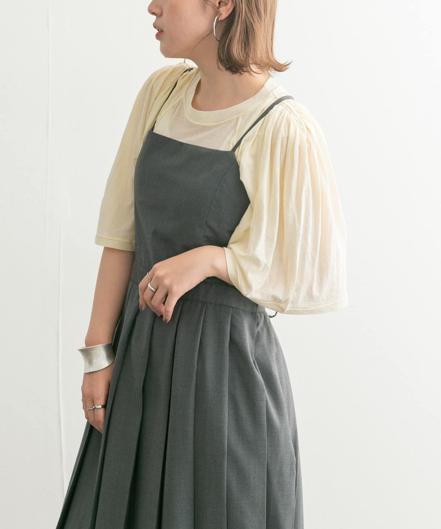 荷葉邊袖透視針織衫