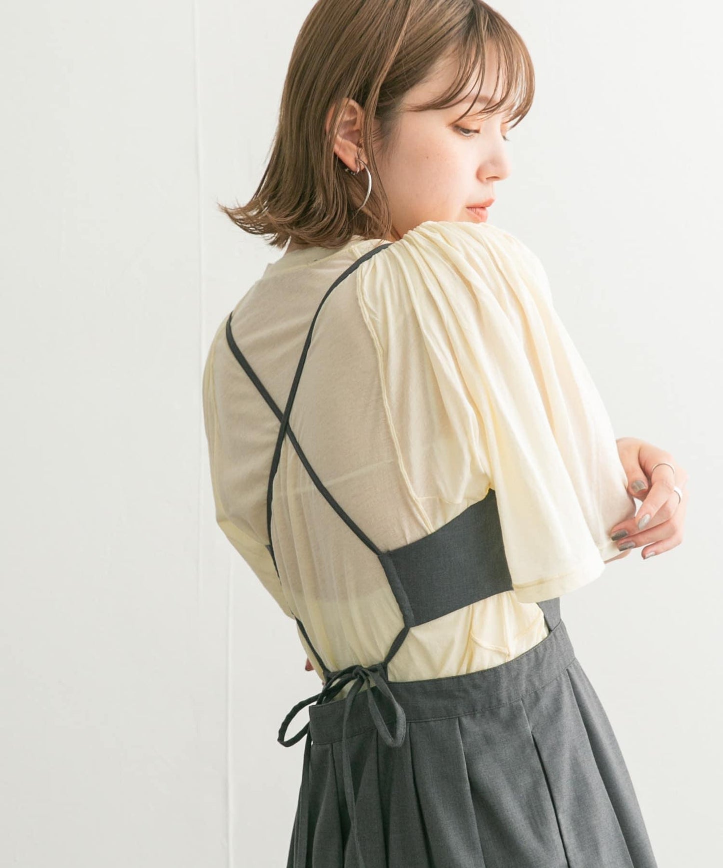 荷葉邊袖透視針織衫