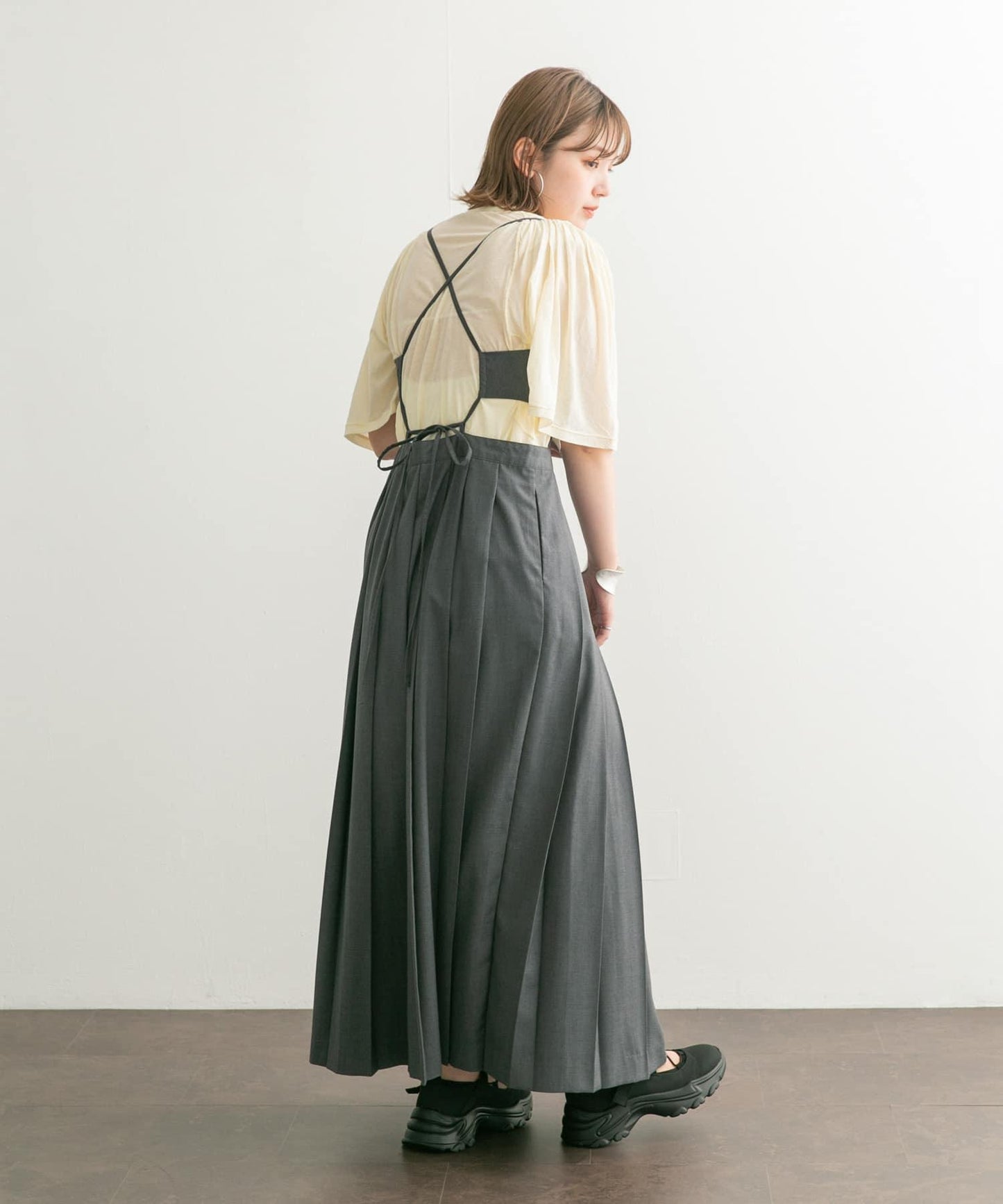 荷葉邊袖透視針織衫