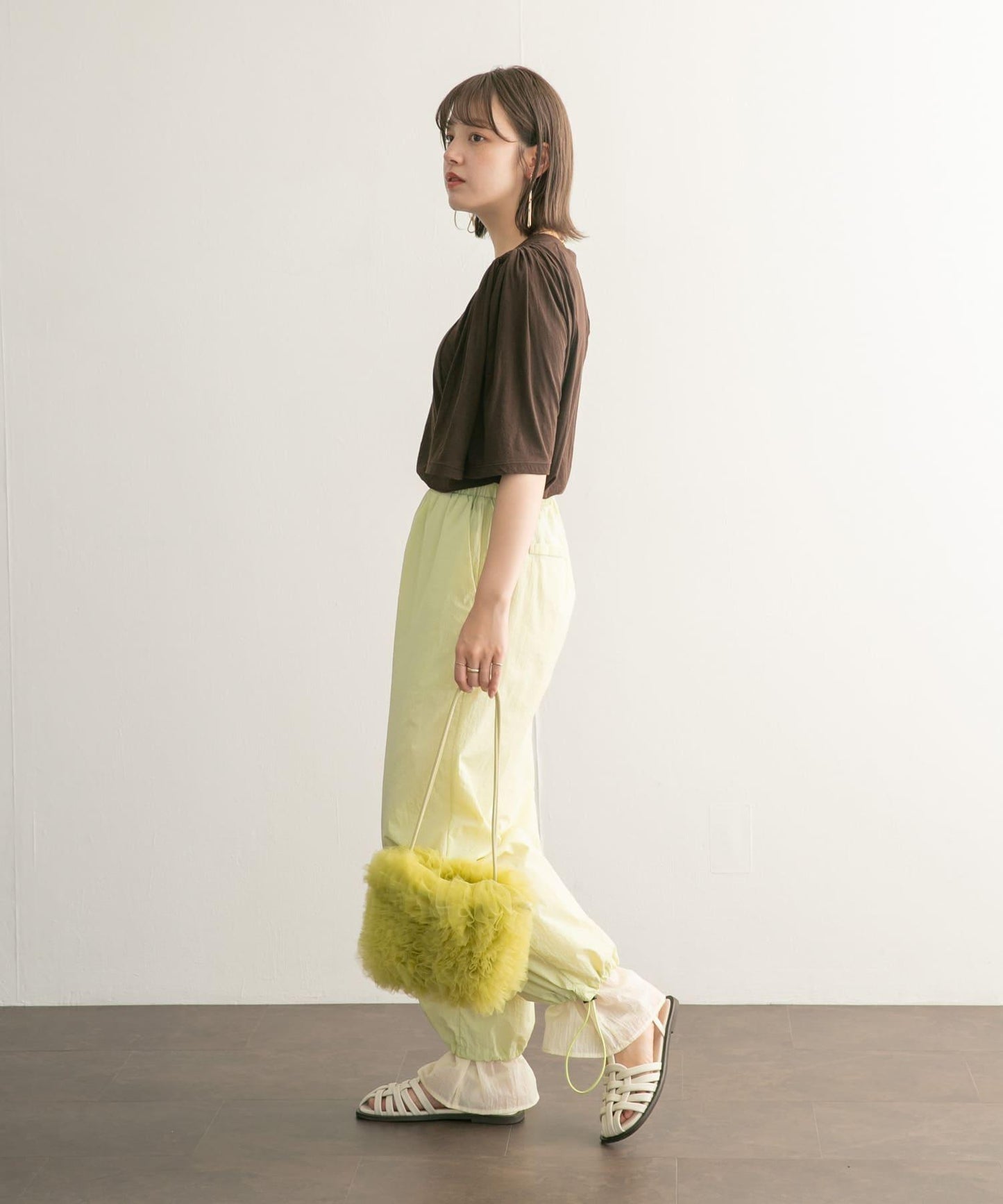 荷葉邊袖透視針織衫