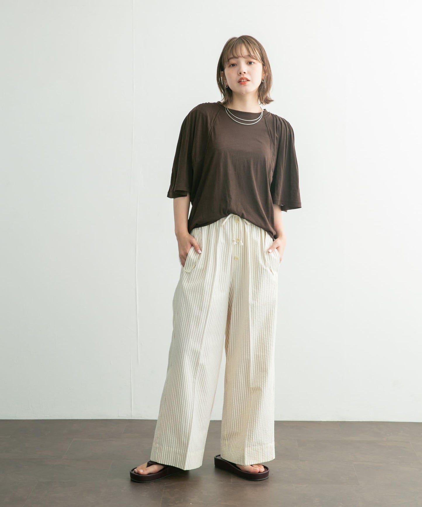 荷葉邊袖透視針織衫