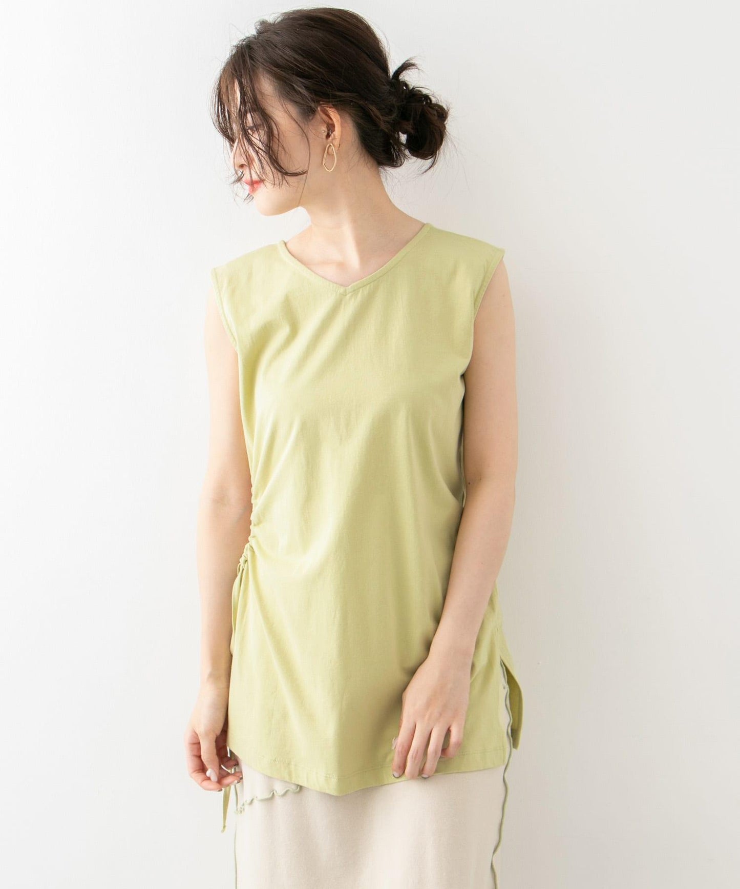 腰部開口設計寬鬆套頭衫