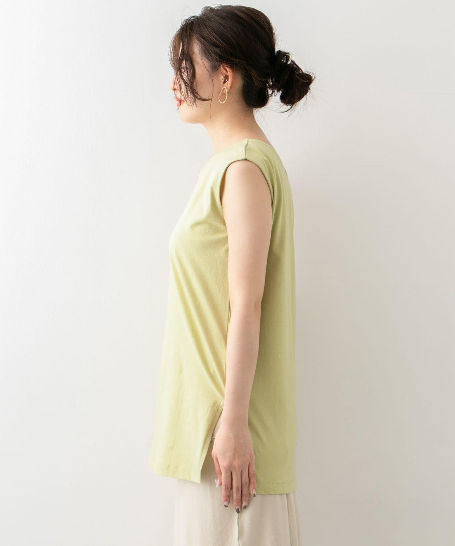 腰部開口設計寬鬆套頭衫