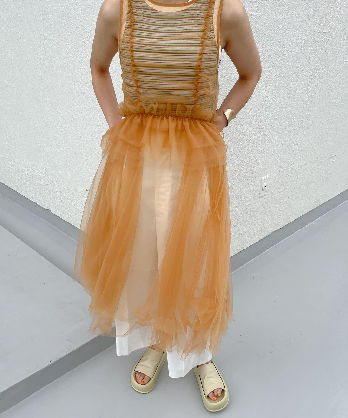 荷葉邊套裝網紗連衣裙