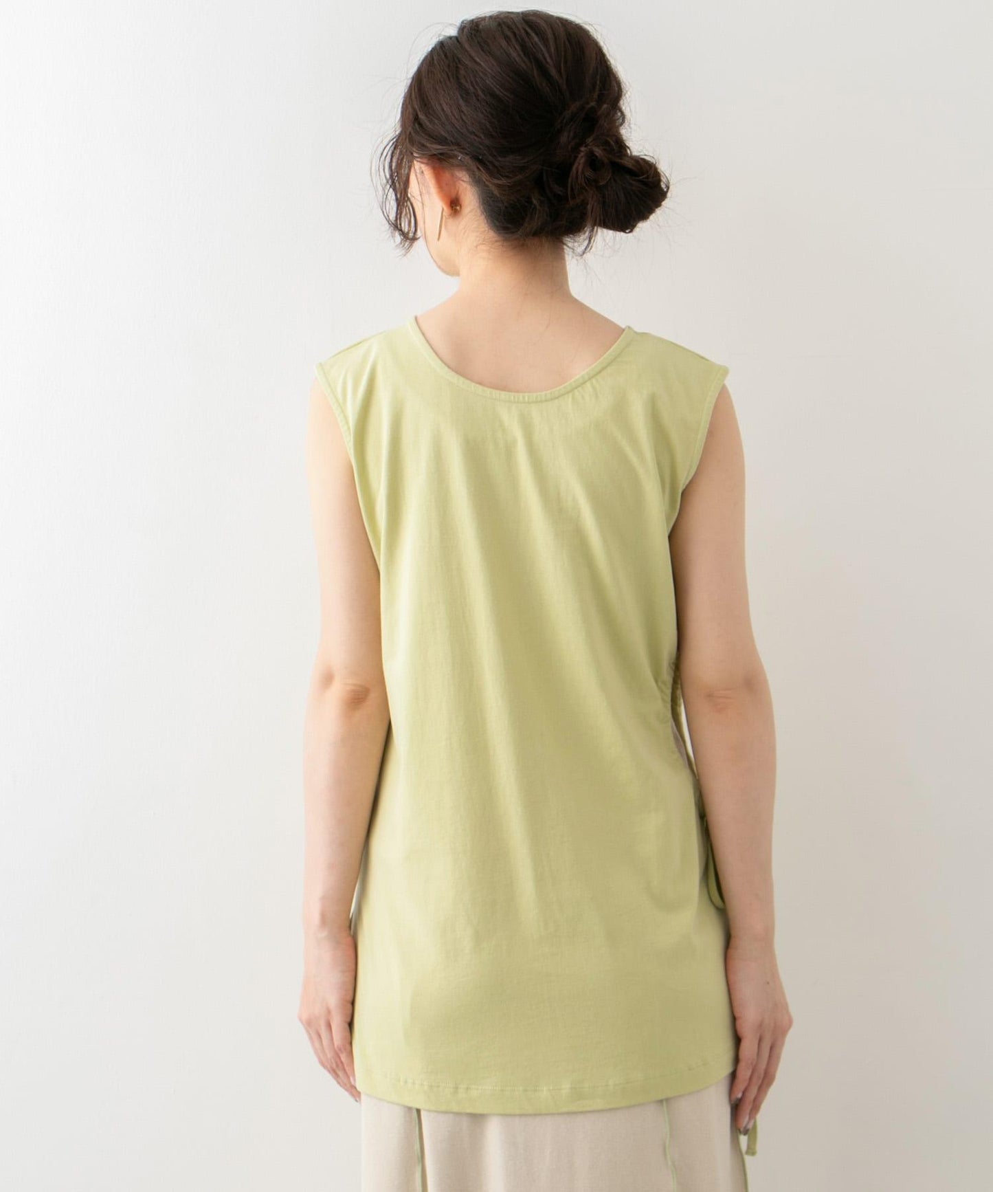 腰部開口設計寬鬆套頭衫