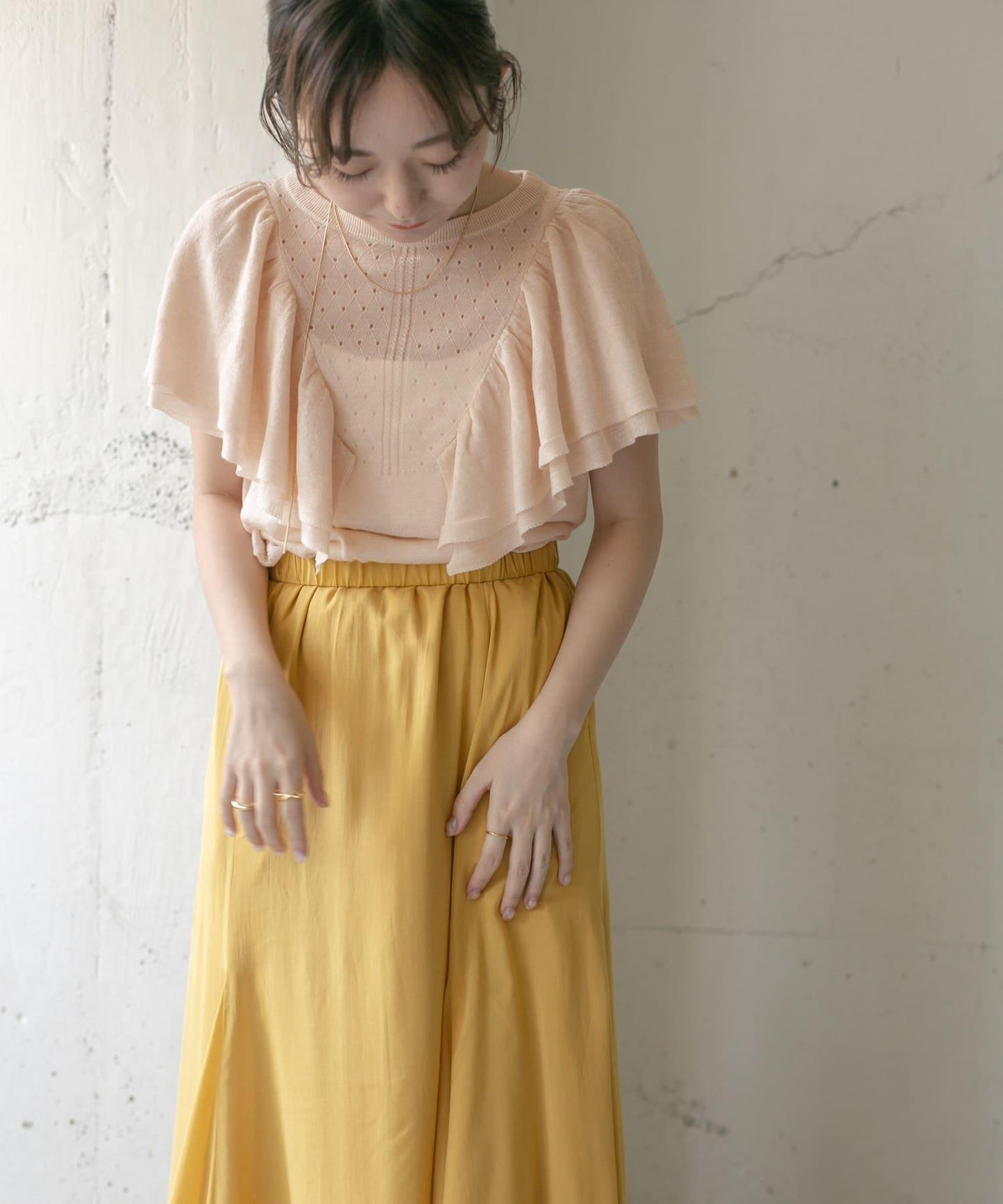 鏤空編織荷葉邊針織衫