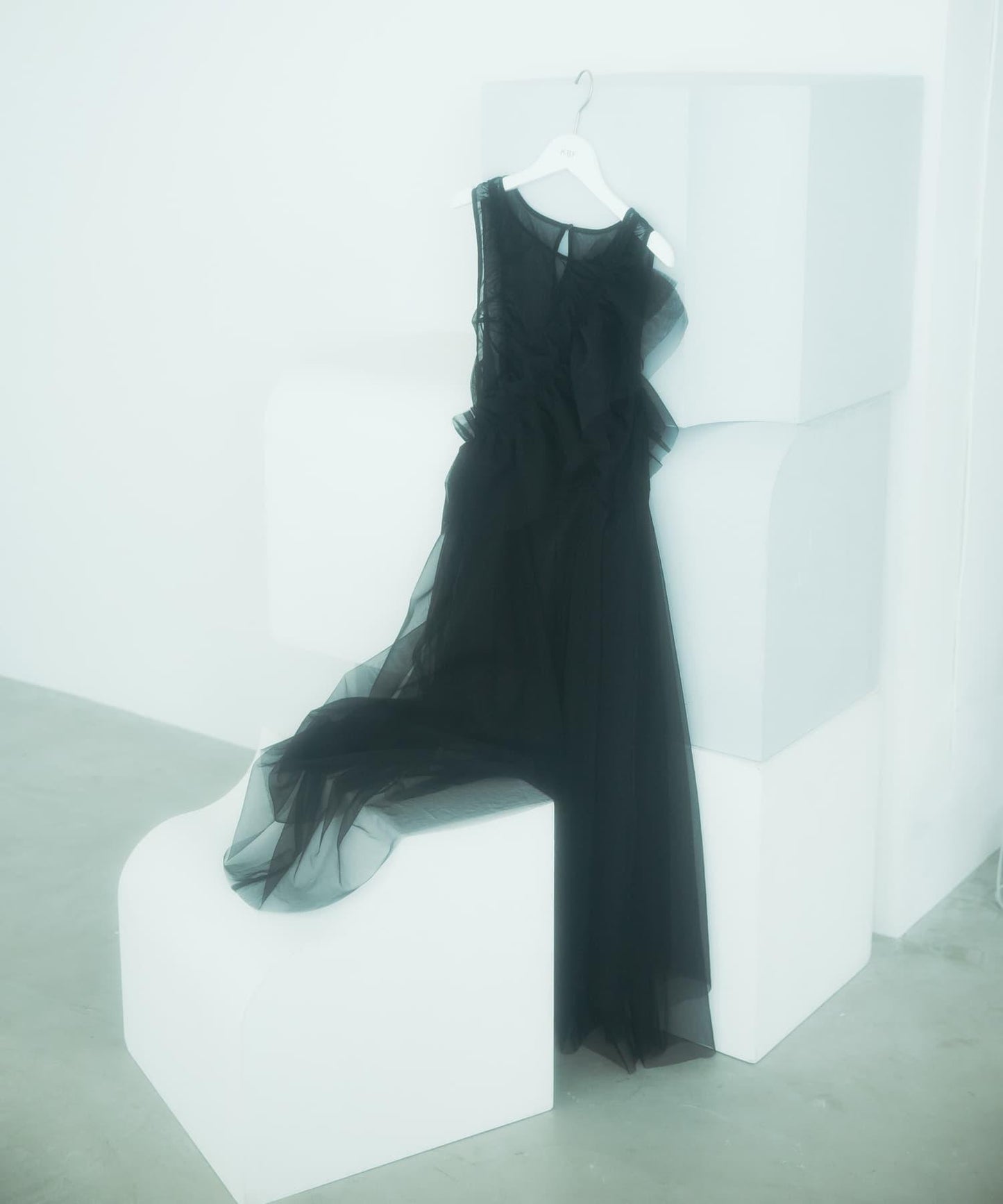 荷葉邊套裝網紗連衣裙