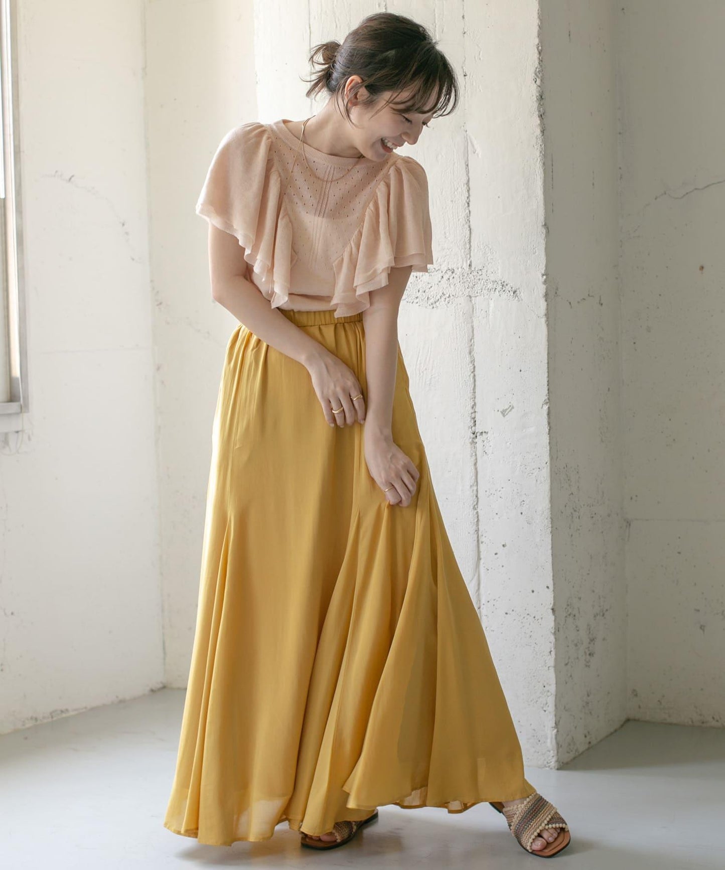 鏤空編織荷葉邊針織衫