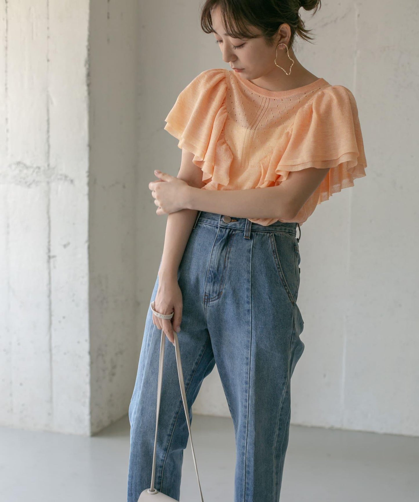 鏤空編織荷葉邊針織衫