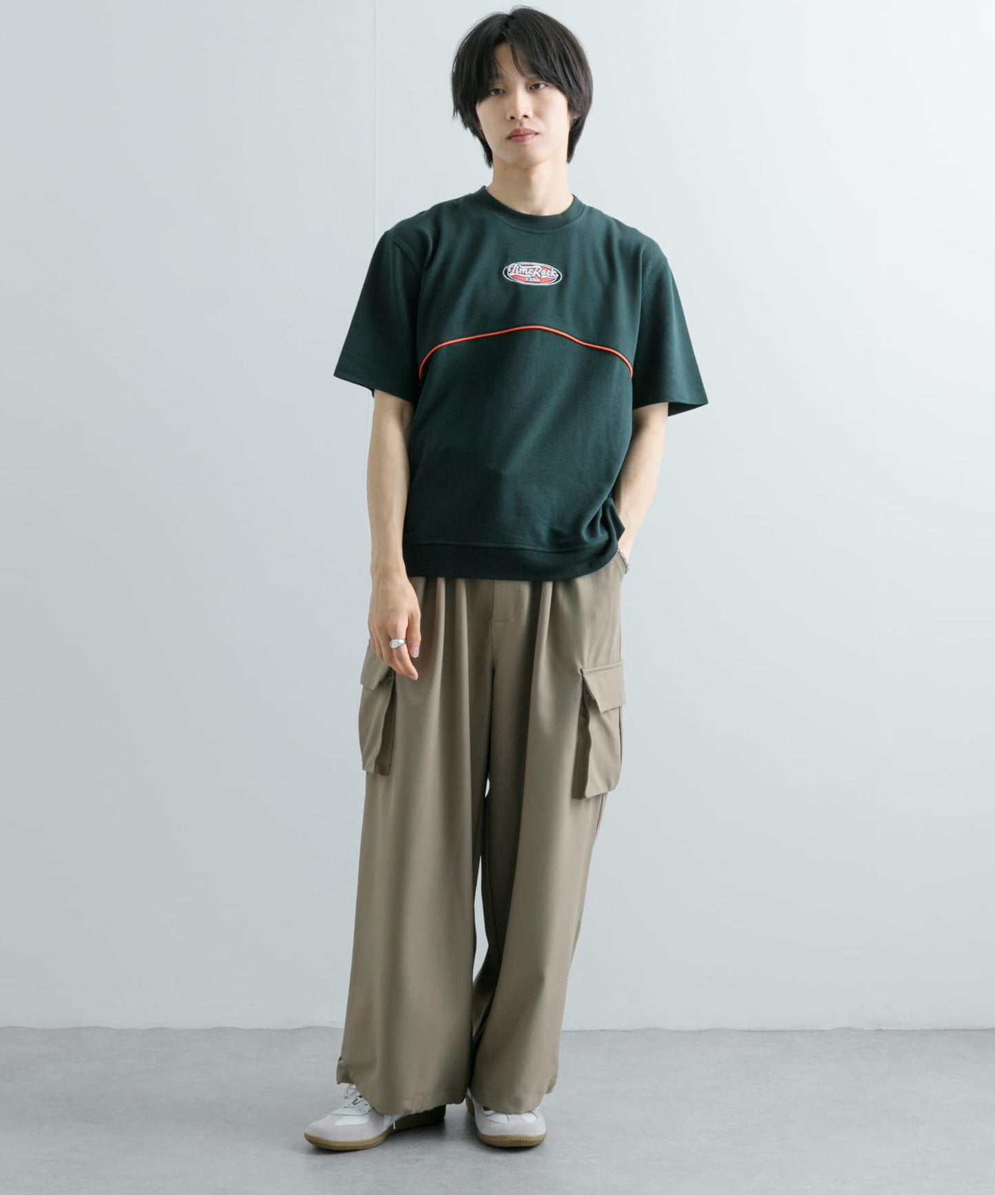 拼色設計T恤（五分袖）