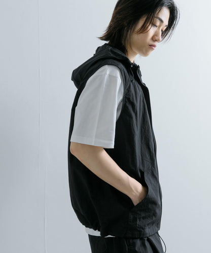 可搭配套裝尼龍連帽運動馬甲