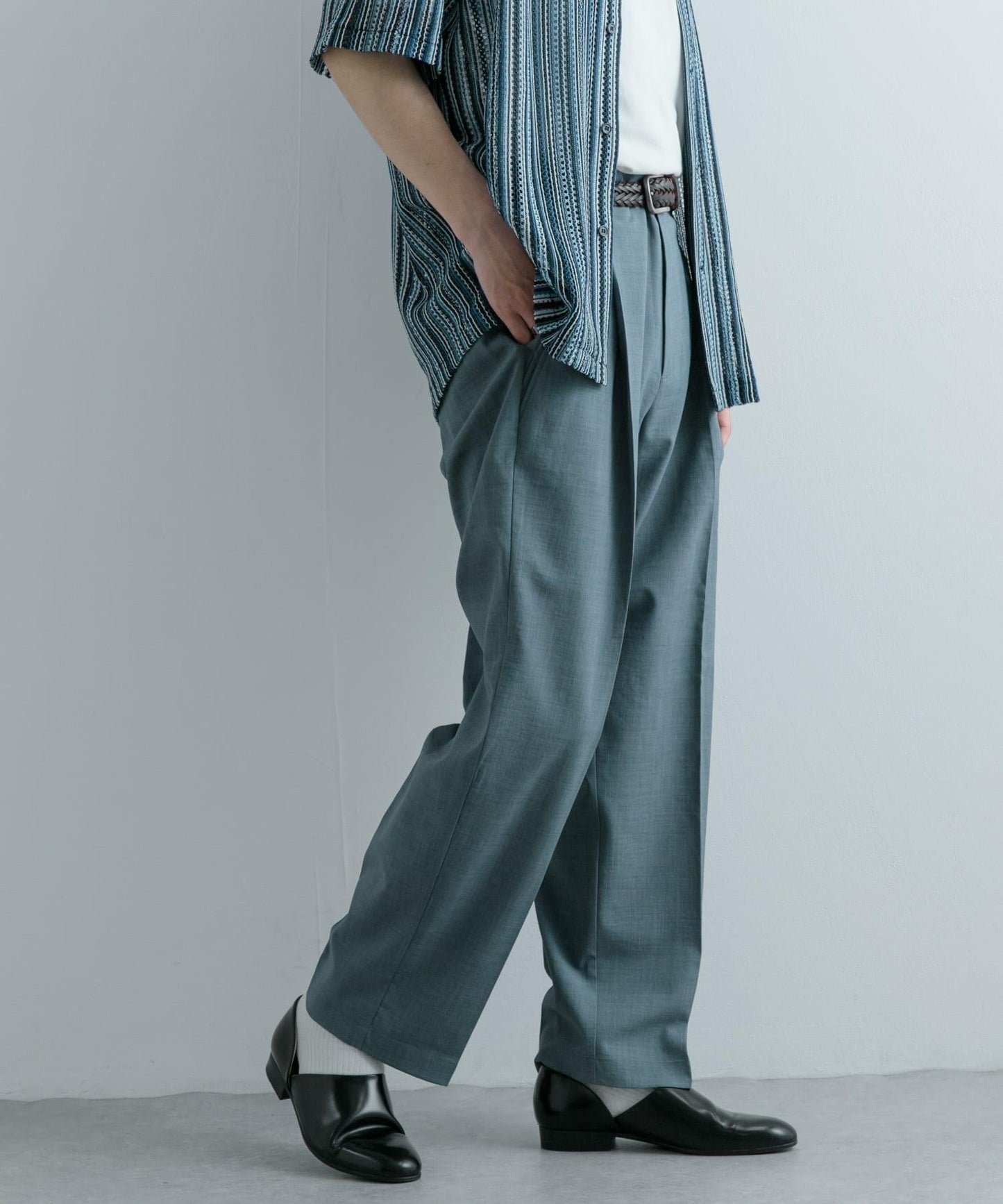 套裝可搭配 『UR TECH DRYLUXE』仿亞麻錐形褲