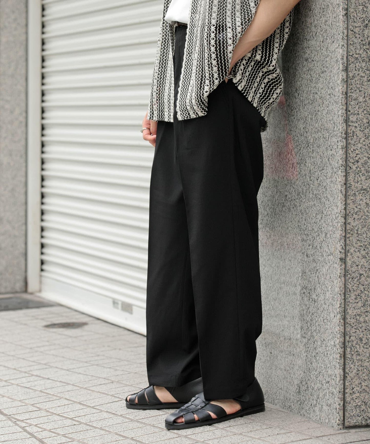 套裝可搭配 『UR TECH DRYLUXE』仿亞麻錐形褲