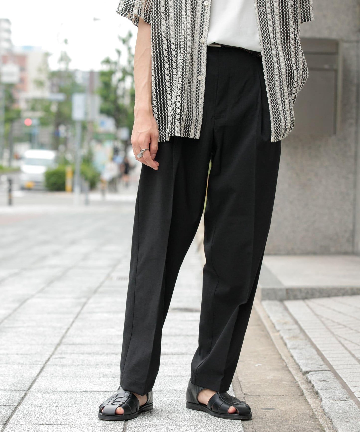 套裝可搭配 『UR TECH DRYLUXE』仿亞麻錐形褲