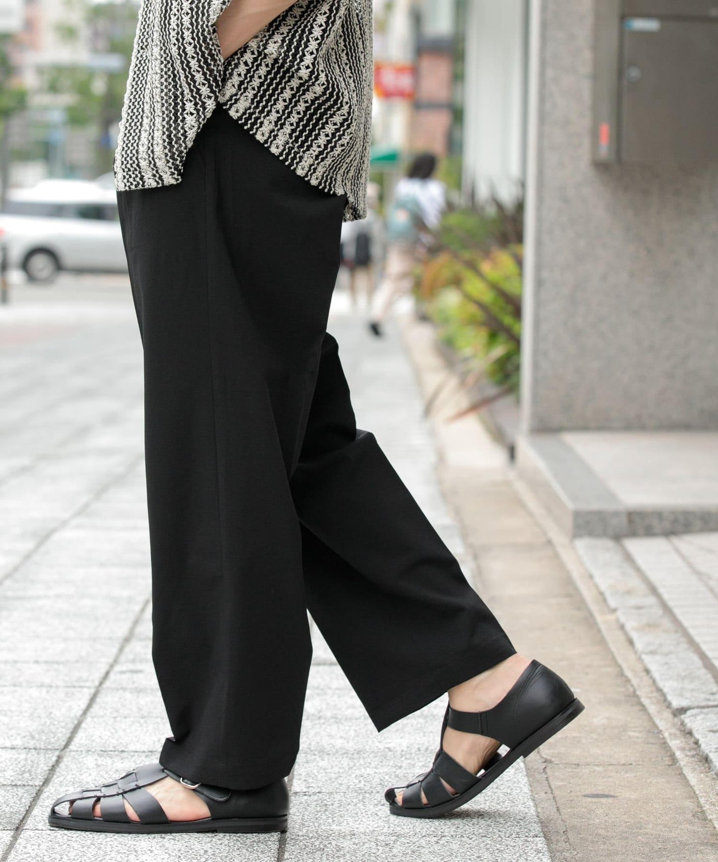 套裝可搭配 『UR TECH DRYLUXE』仿亞麻錐形褲