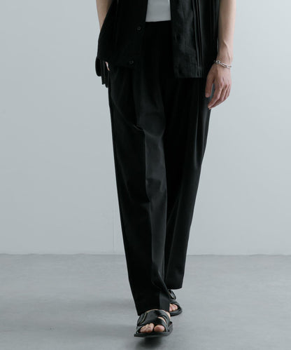 套裝可搭配 『UR TECH DRYLUXE』仿亞麻錐形褲