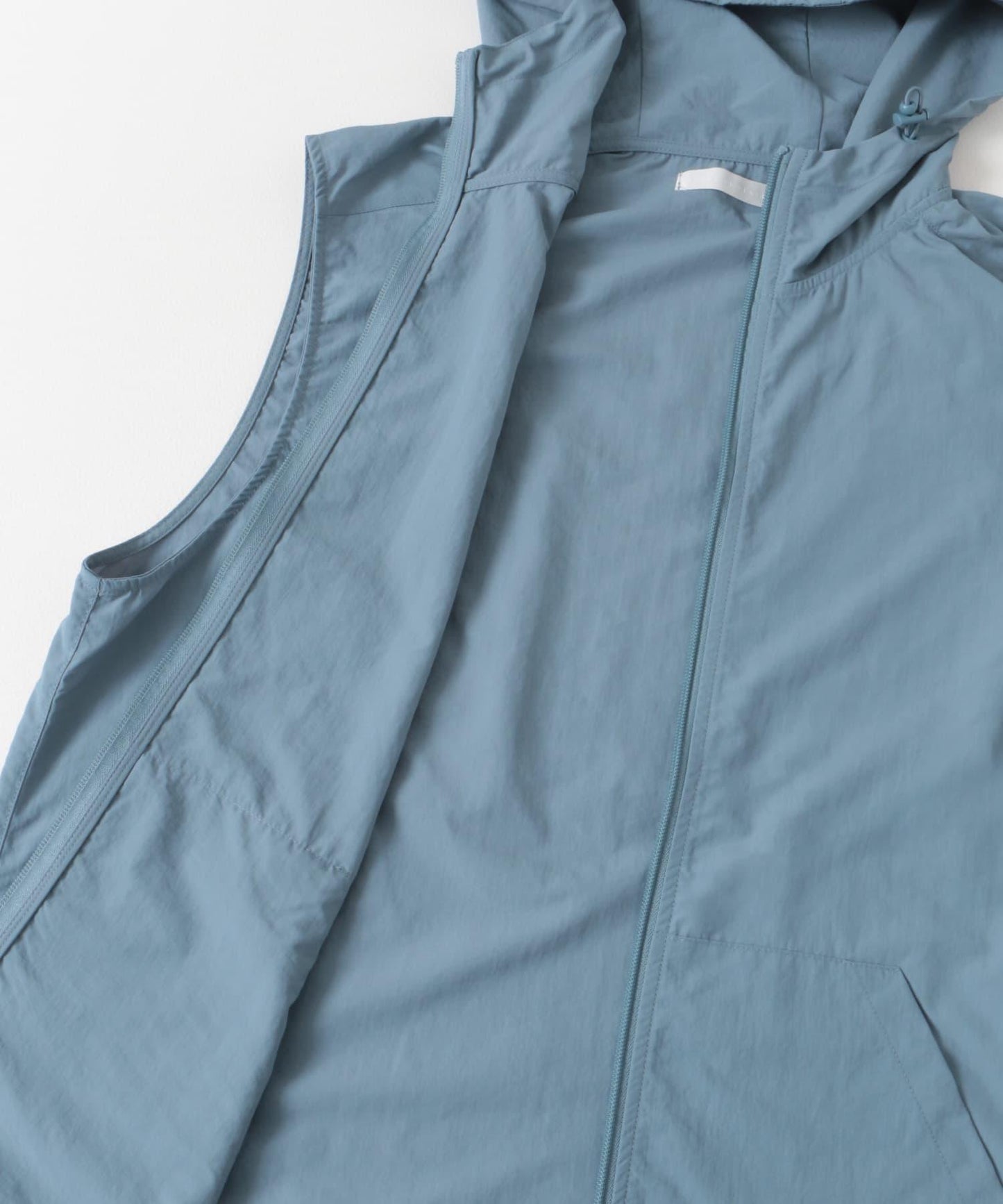 可搭配套裝尼龍連帽運動馬甲