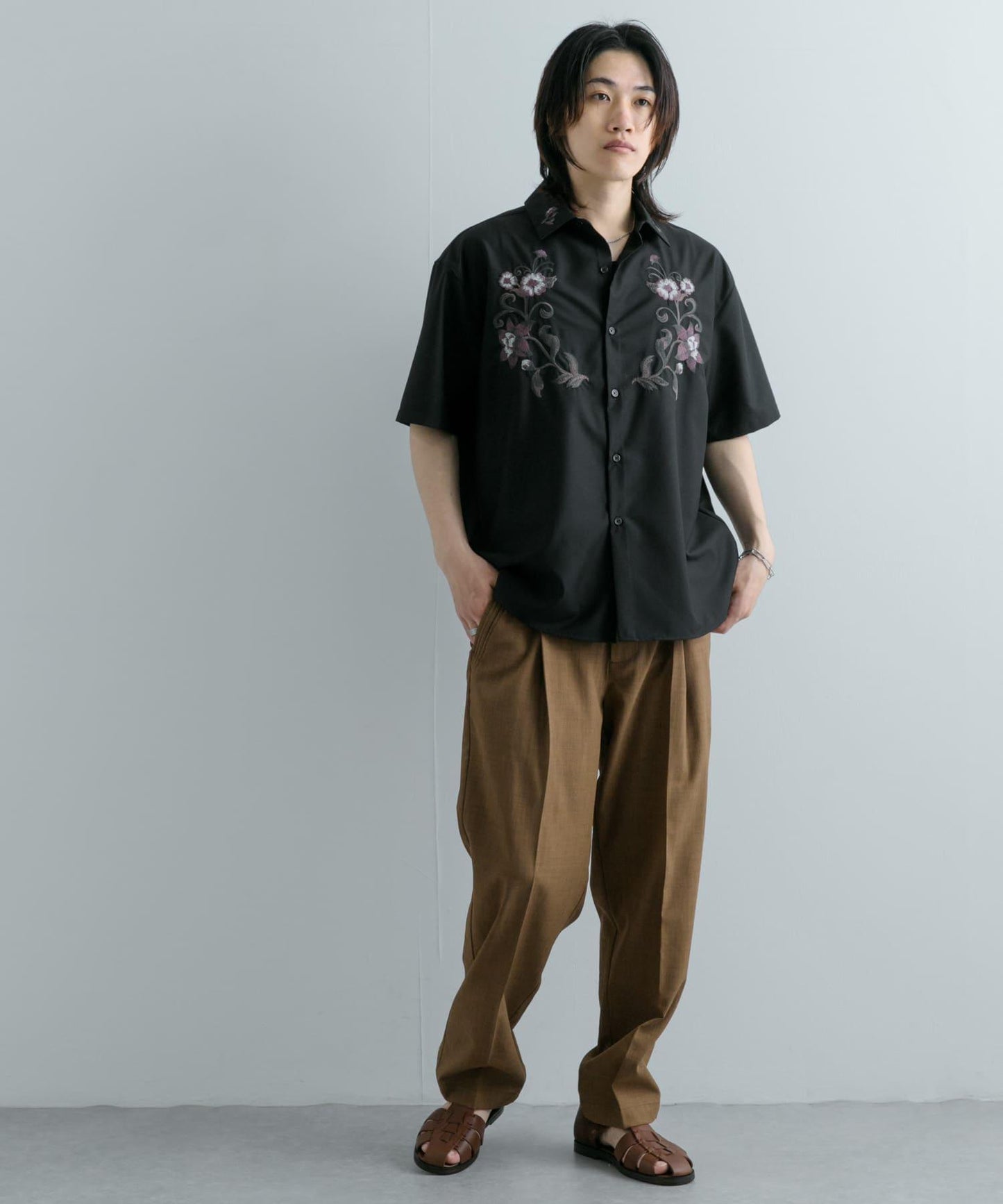 套裝可搭配 『UR TECH DRYLUXE』仿亞麻錐形褲