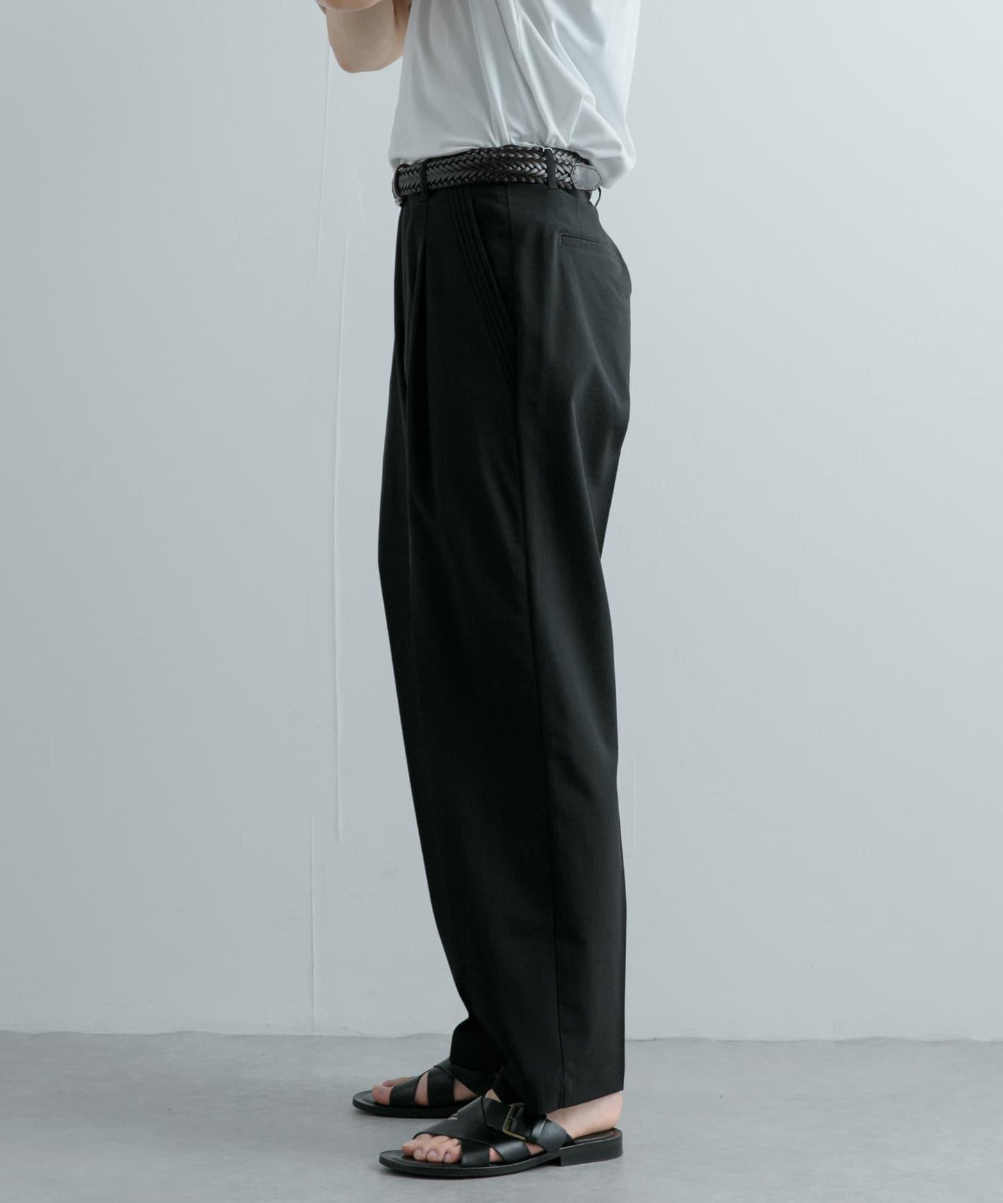 套裝可搭配 『UR TECH DRYLUXE』仿亞麻錐形褲