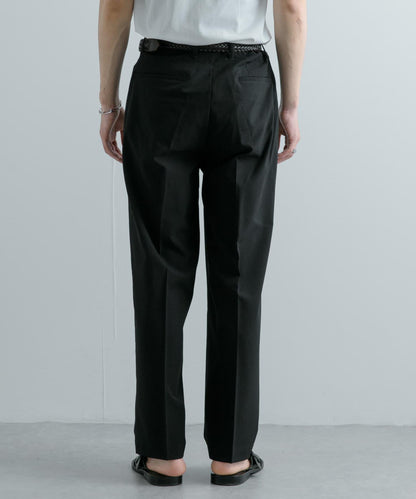 套裝可搭配 『UR TECH DRYLUXE』仿亞麻錐形褲