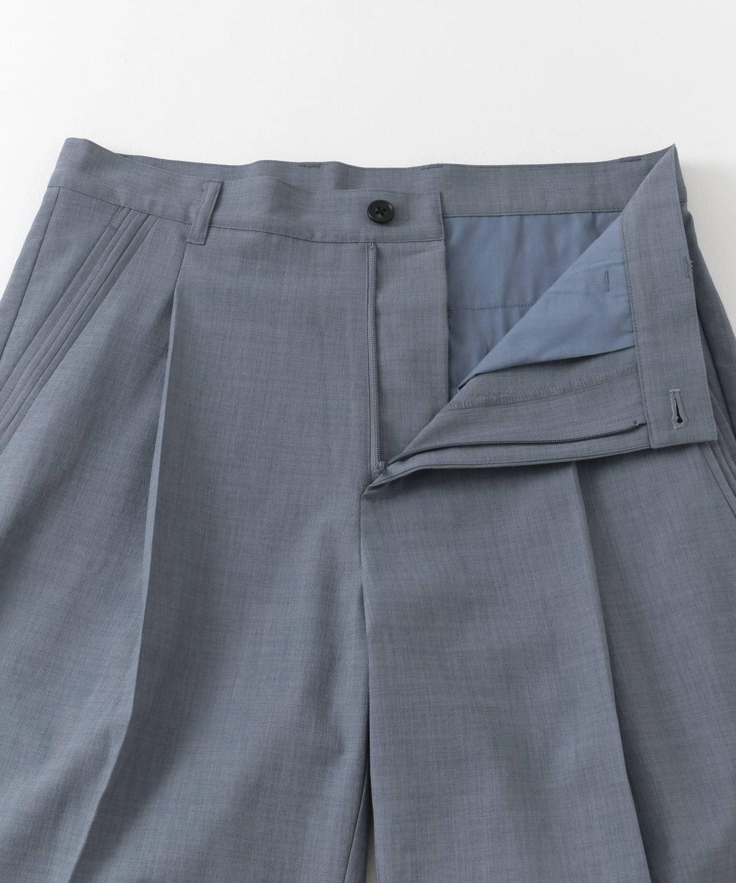 套裝可搭配 『UR TECH DRYLUXE』仿亞麻錐形褲