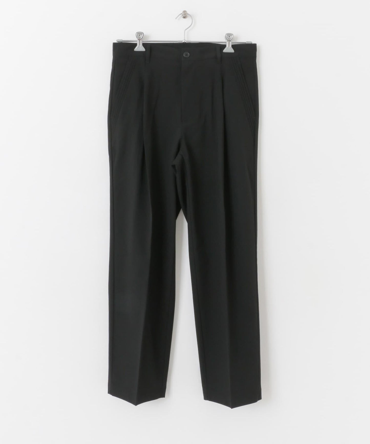 套裝可搭配 『UR TECH DRYLUXE』仿亞麻錐形褲