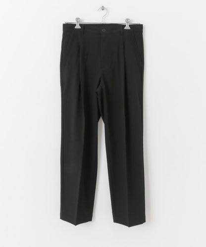 套裝可搭配 『UR TECH DRYLUXE』仿亞麻錐形褲