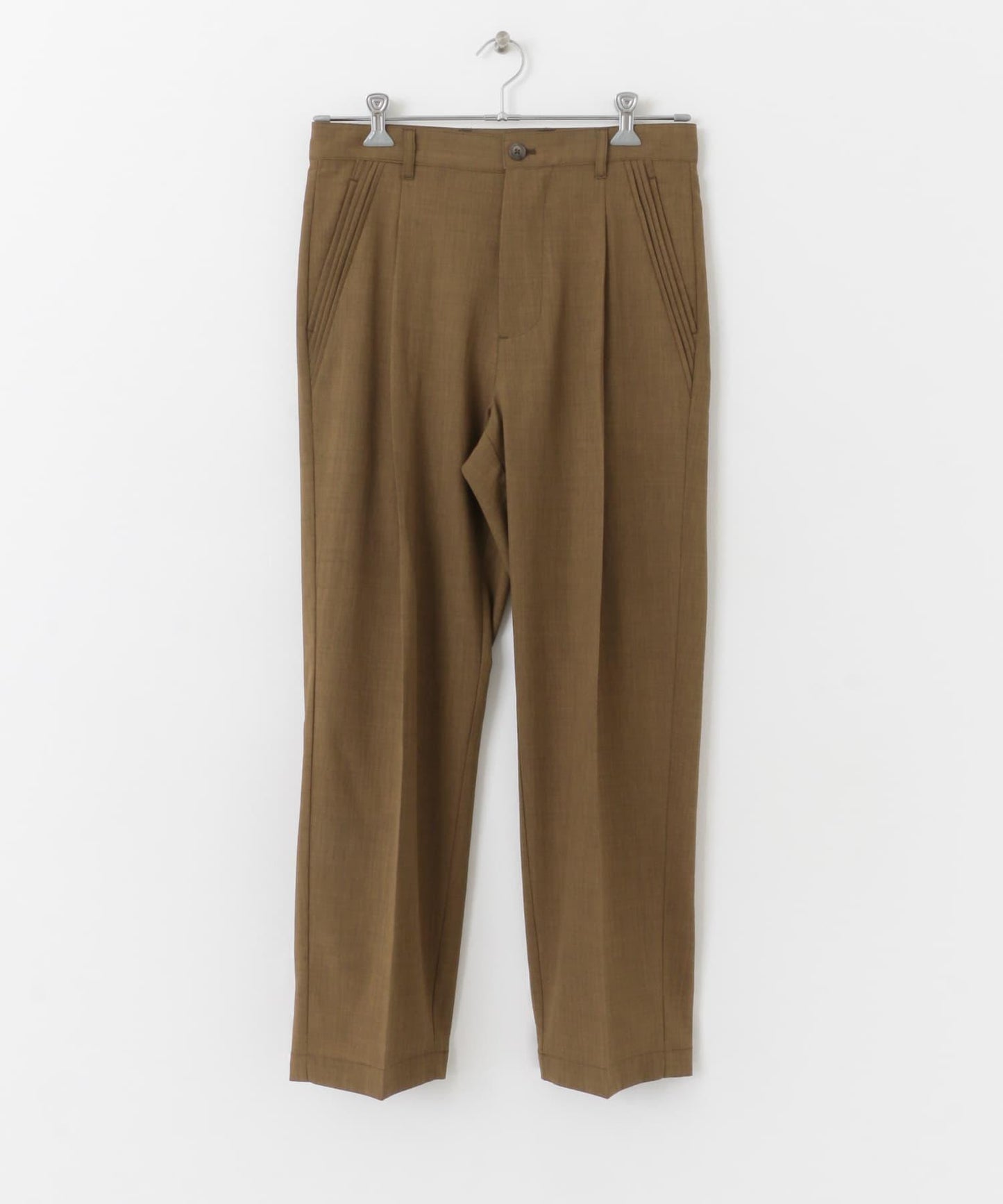 套裝可搭配 『UR TECH DRYLUXE』仿亞麻錐形褲