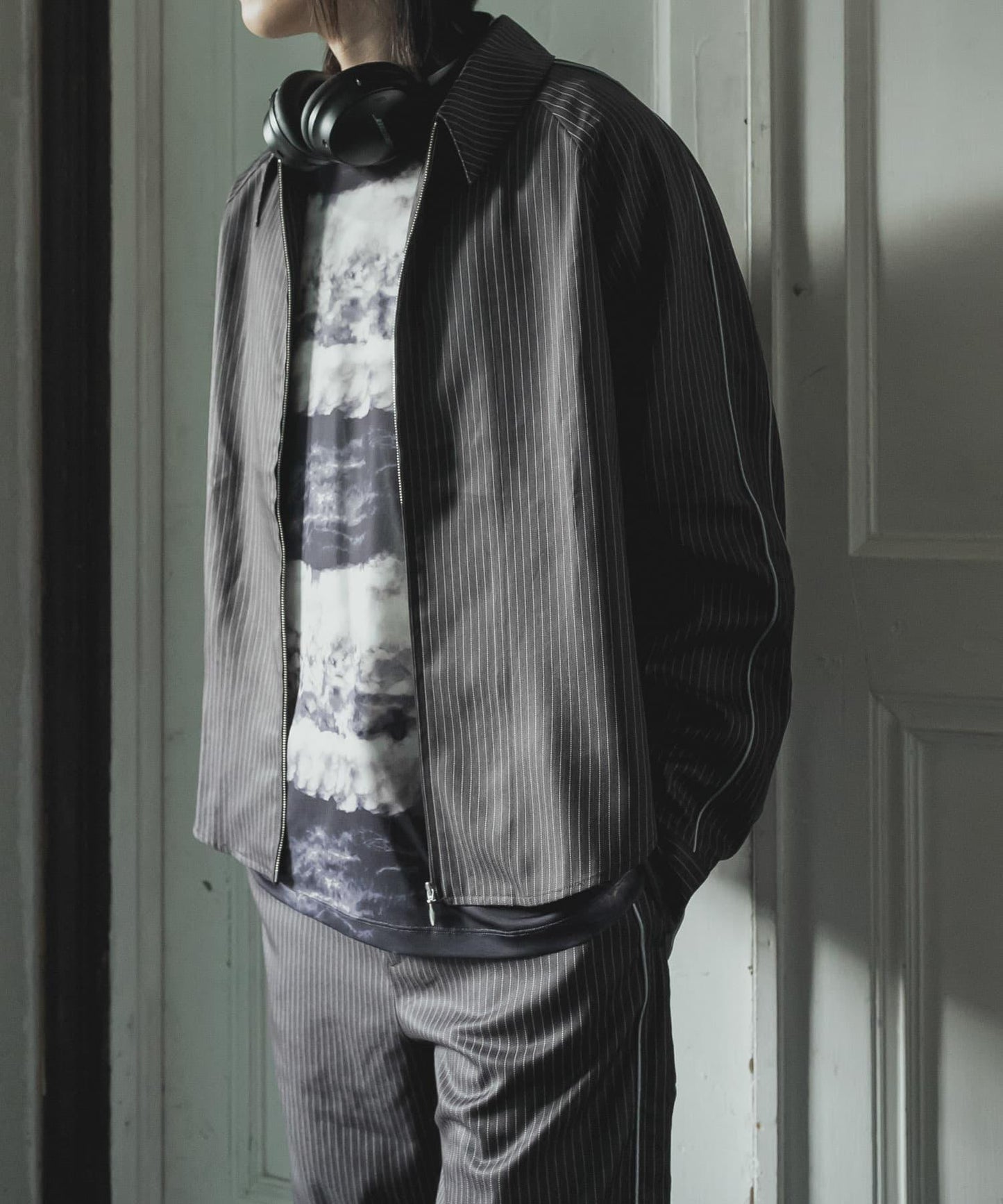 側邊線條拉鍊襯衫