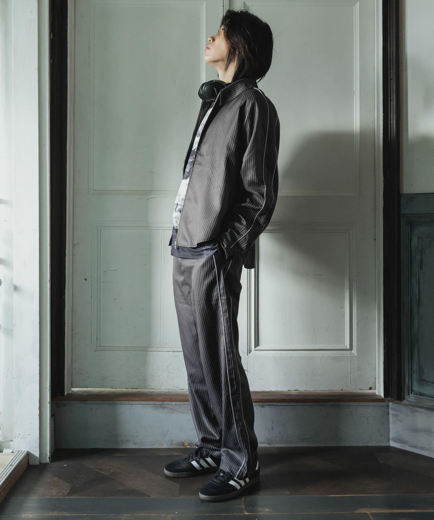 側邊線條拉鍊襯衫