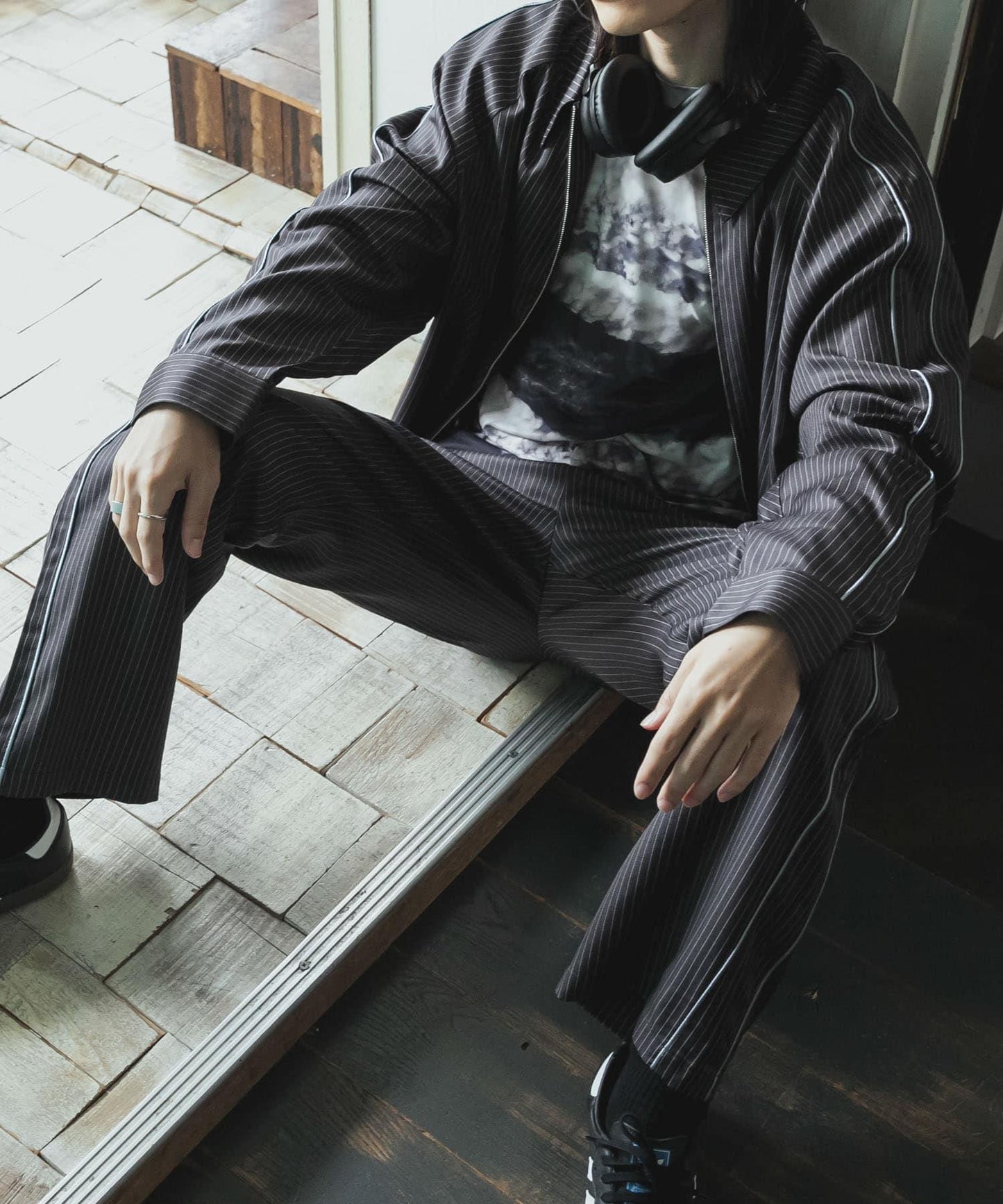 側邊條紋西裝褲