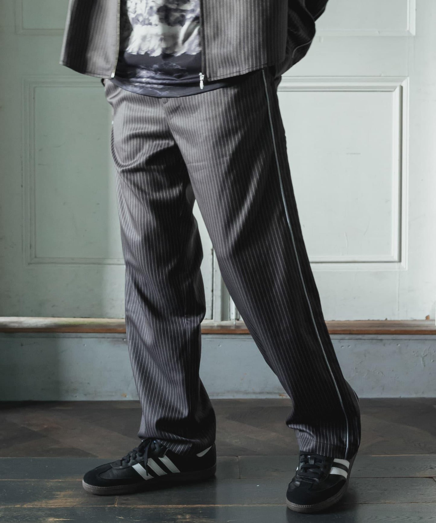 側邊條紋西裝褲