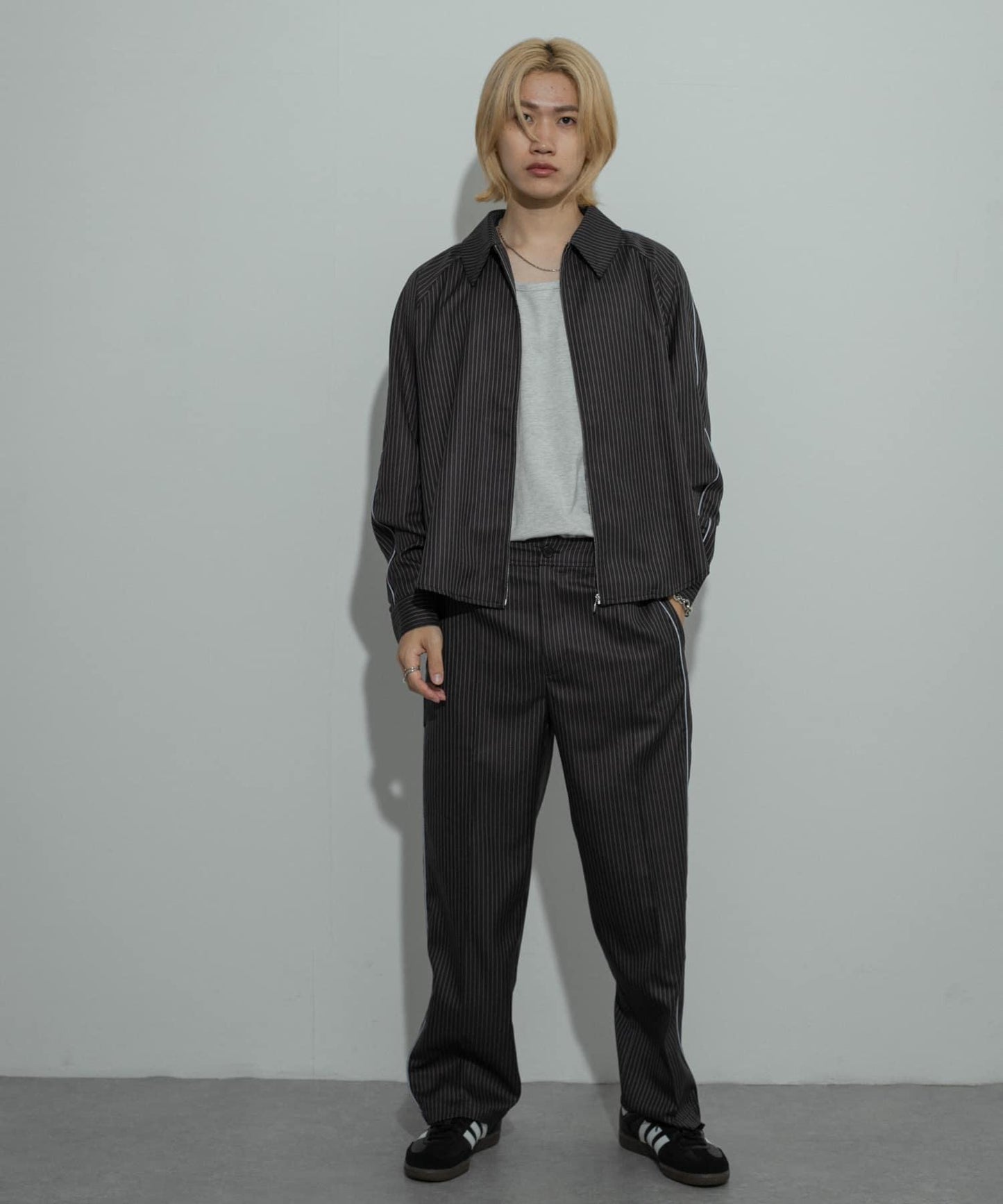 側邊線條拉鍊襯衫