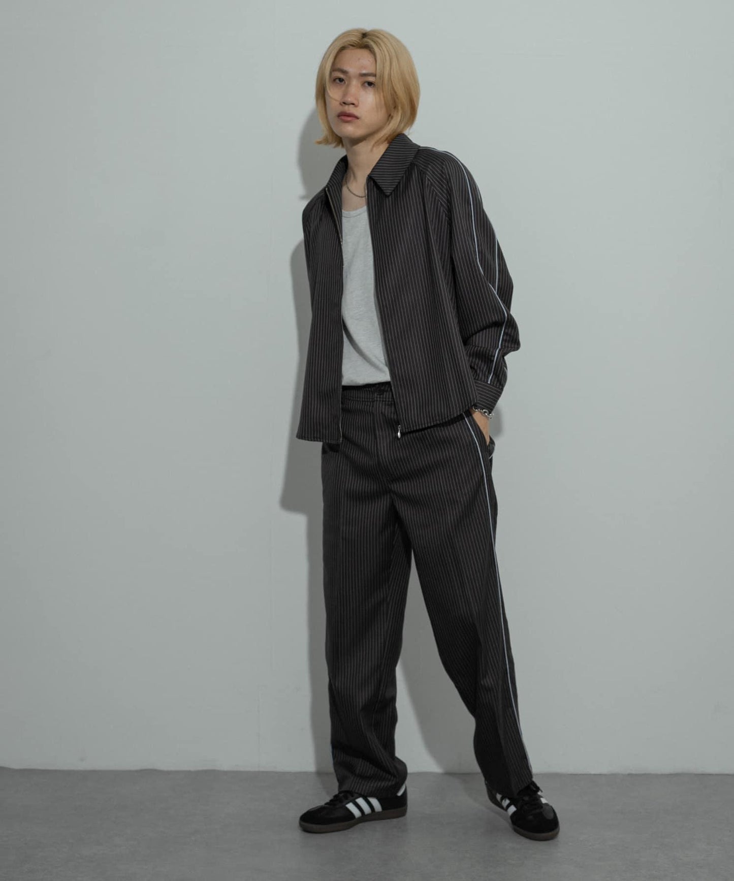 側邊條紋西裝褲