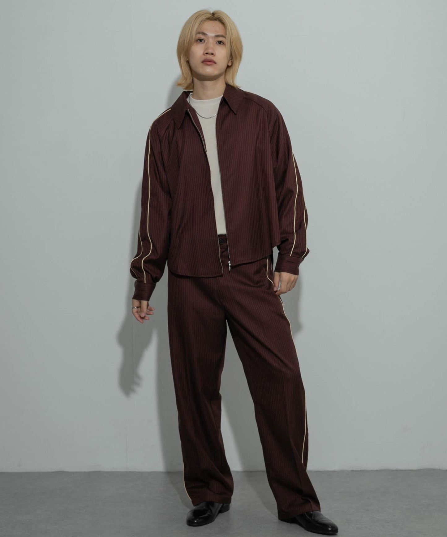 側邊條紋西裝褲