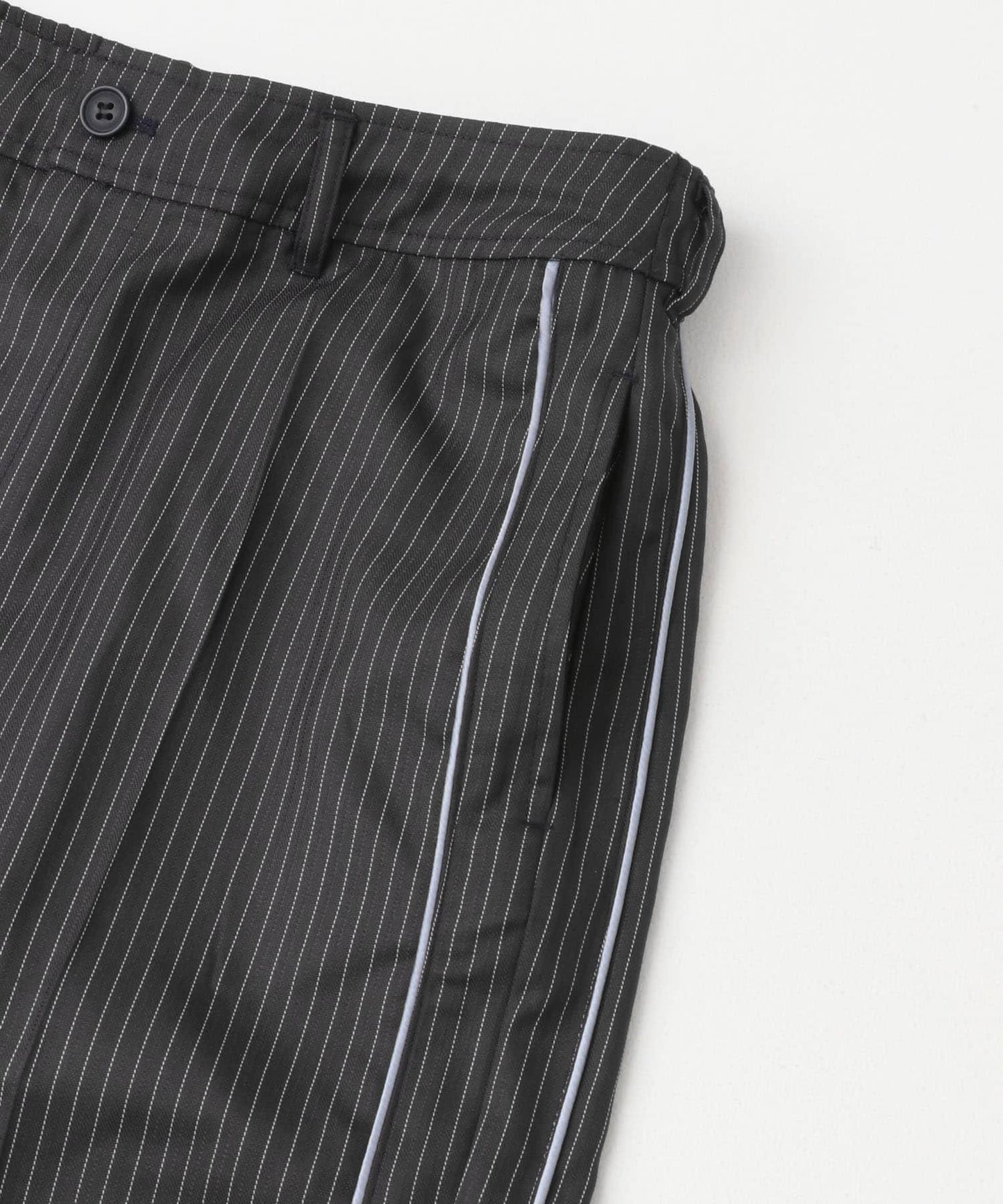 側邊條紋西裝褲
