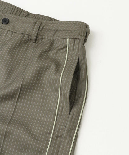 側邊條紋西裝褲