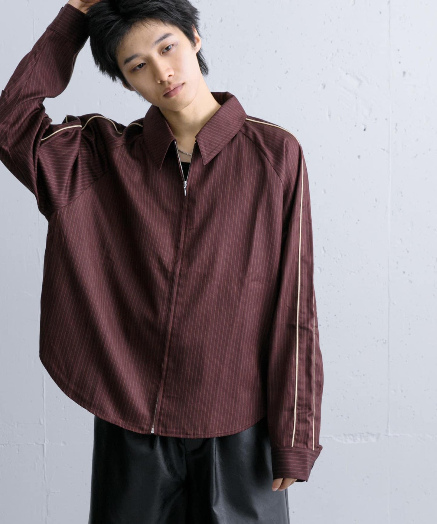 側邊線條拉鍊襯衫